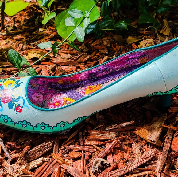 IRREGULAR CHOICE UNIQUE BLUE PUMPS WITH TOE HEEL!CLEARANCE TODAY UNTIL TOMM - Picture 6 of 10